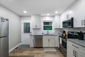 Anna Belle's Retreat Side A kitchen