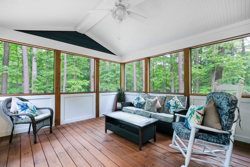 Anna Belle's Retreat Side A screened porch